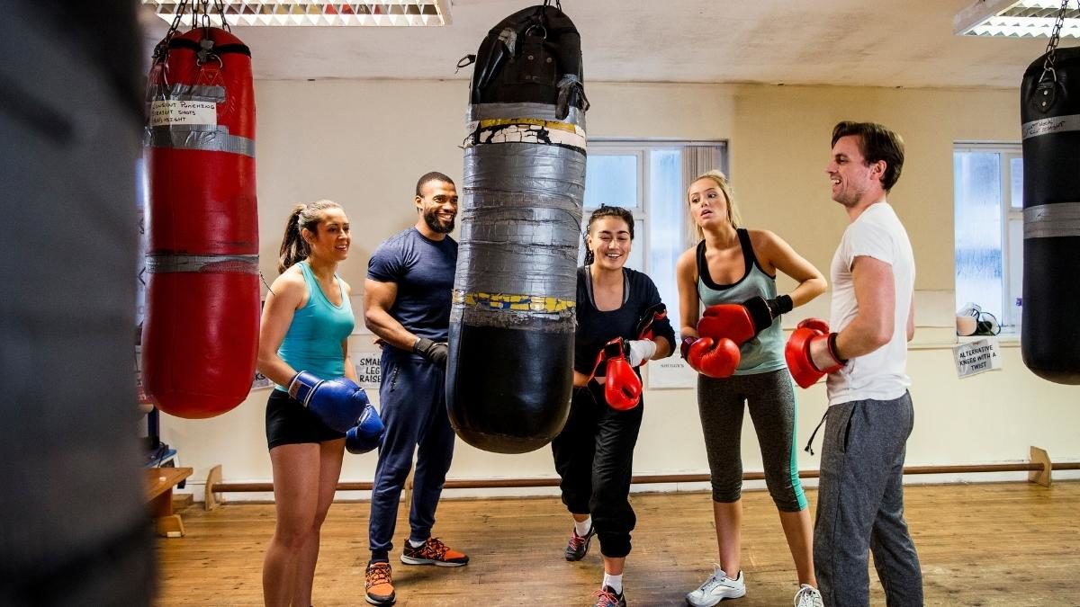 A group of Boxing beginners