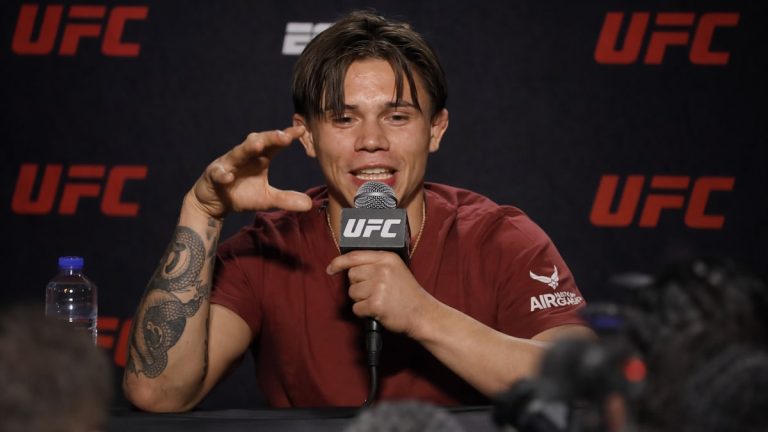 lone'er kavanagh speaking to press at ufc press conference